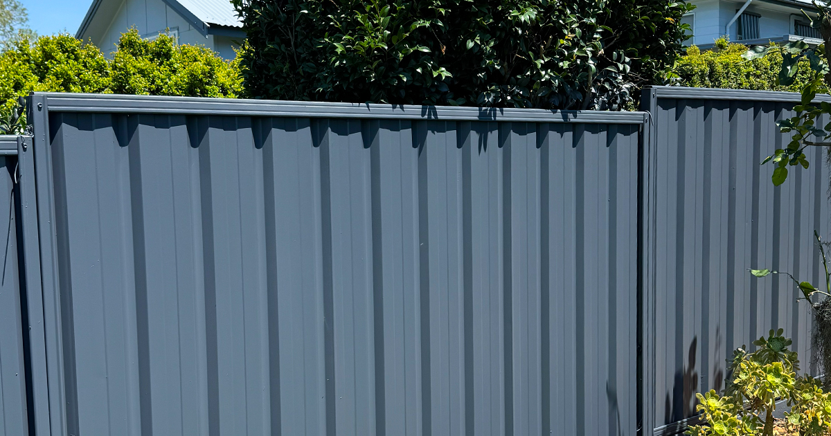 How To Spray Paint A Colorbond Fence
